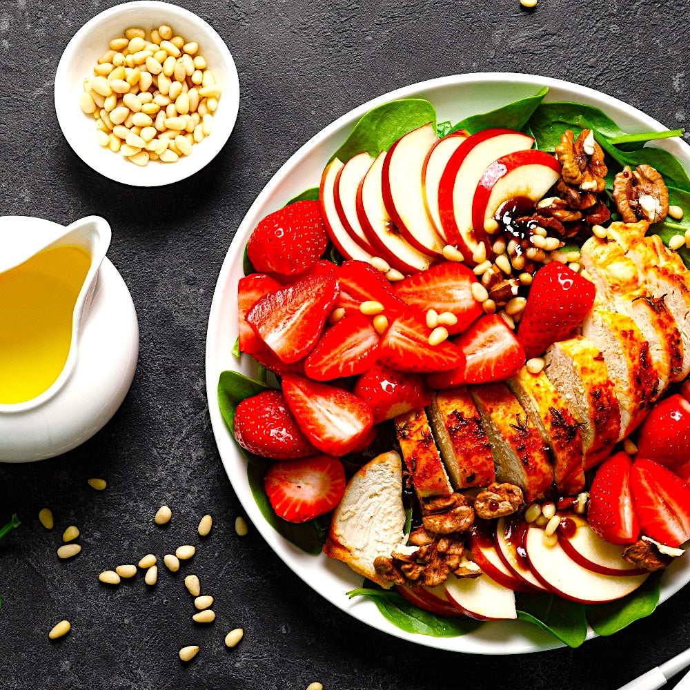 STRAWBERRY SPINACH SALAD WITH CHICKEN, APPLES AND PECANS